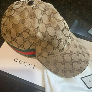 Gucci Hat authentic. 9/10